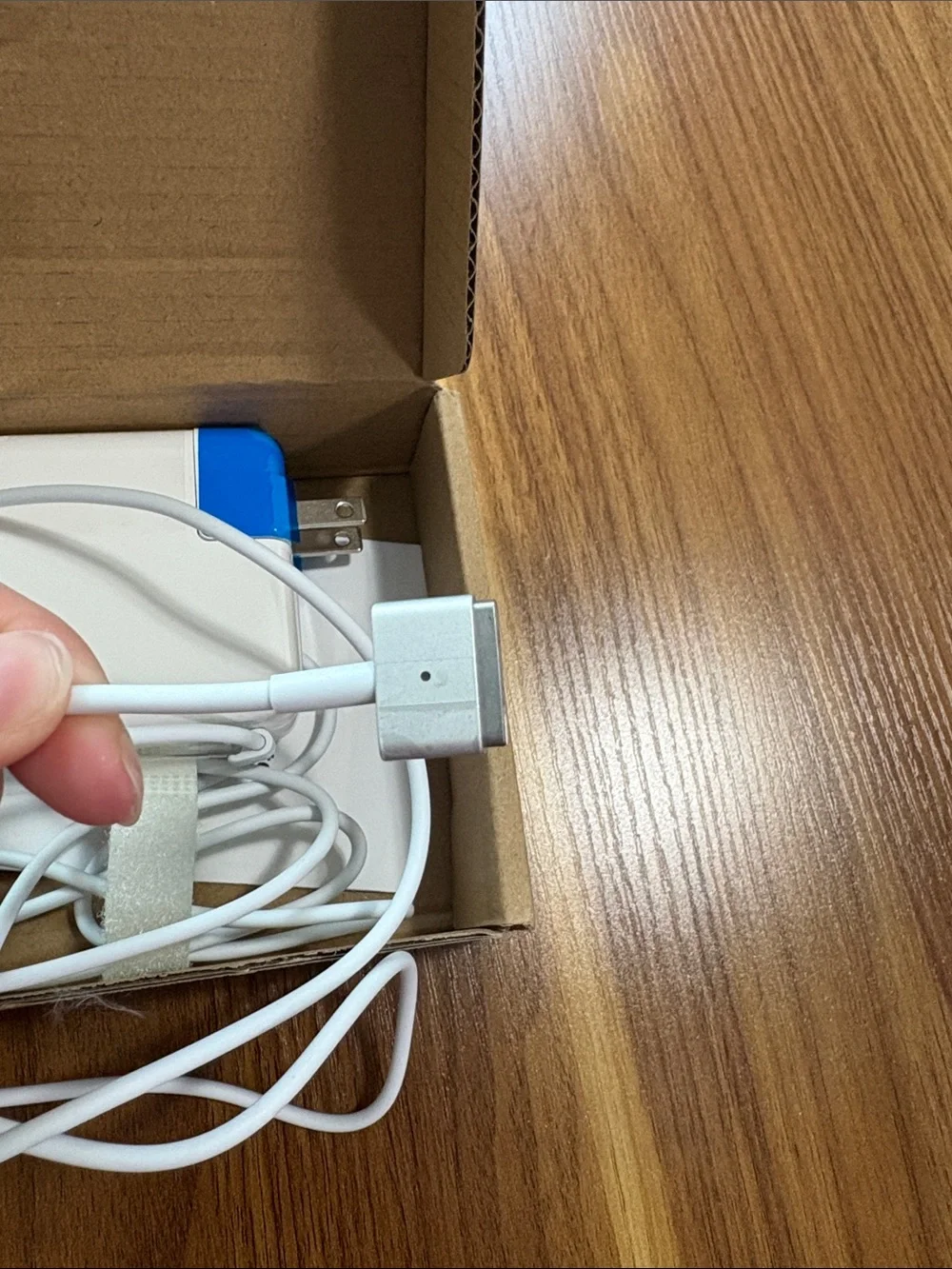 Apple genuine laptop